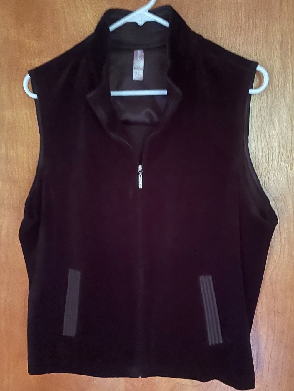 Black Sleeveless Zip-Up Velvet Vest